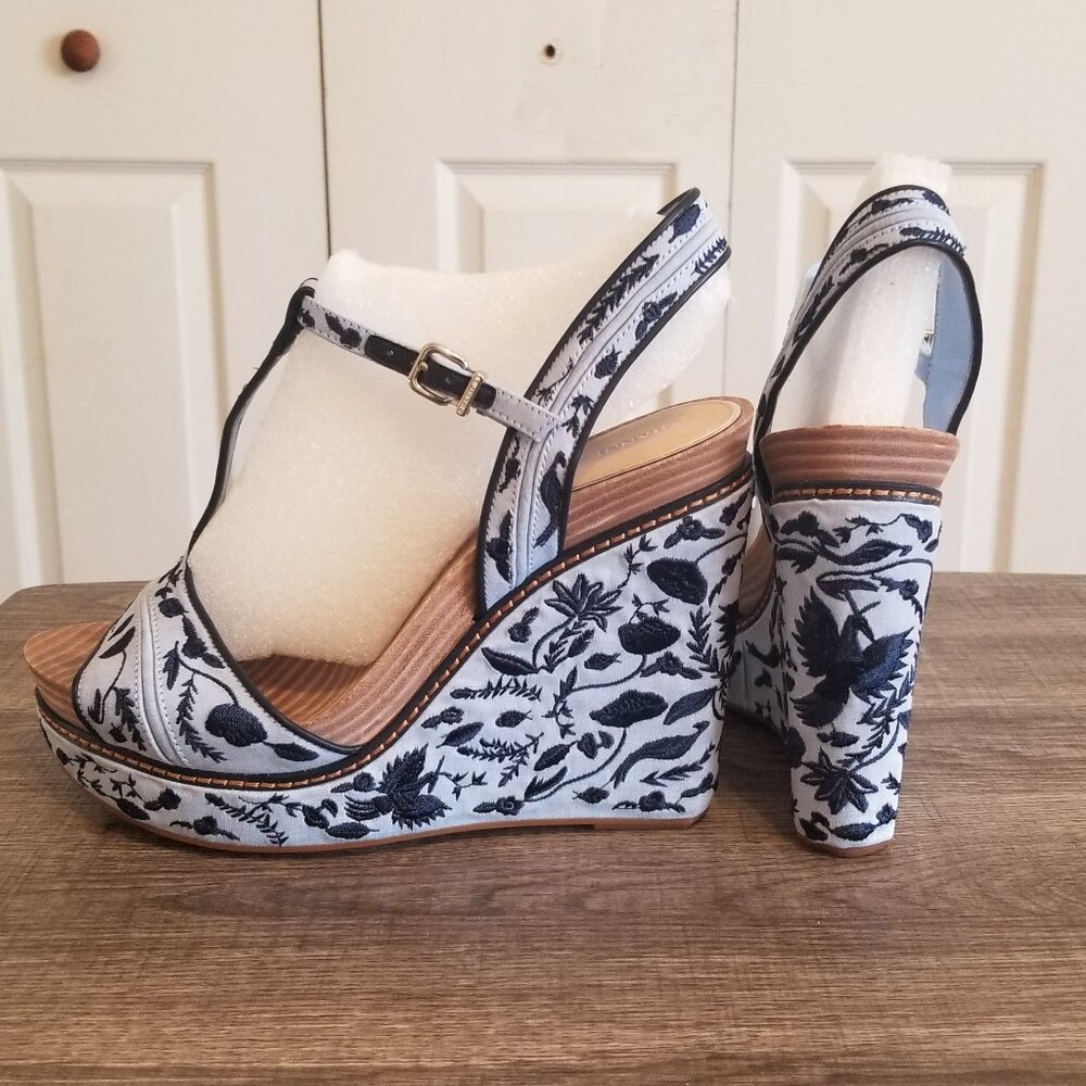 Gianni Bini Sarritahh Embroidered Wedges Size 10